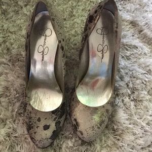 Jessica Simpson spackled pumps